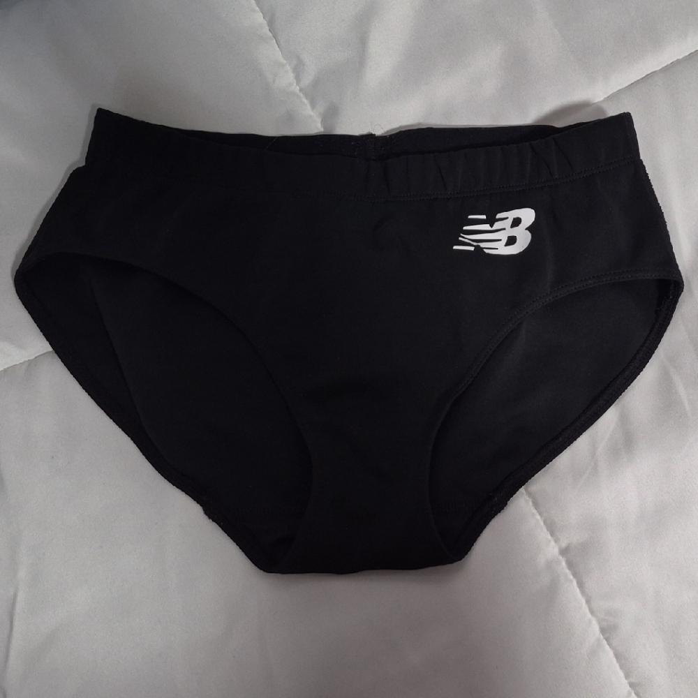 New Balance Women's Black Athletic Bottoms